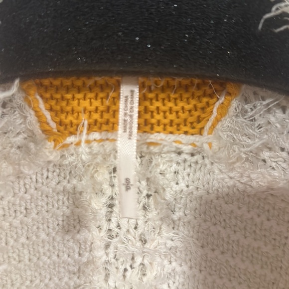 Free people slouchy sweater, size small. - Picture 2 of 3